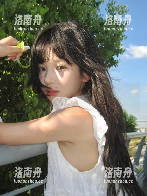 克拉女神-孟君 克拉女神 - 与孟君一起分享油亮写真,网盘带你踏入美丽世界,快来领取吧!