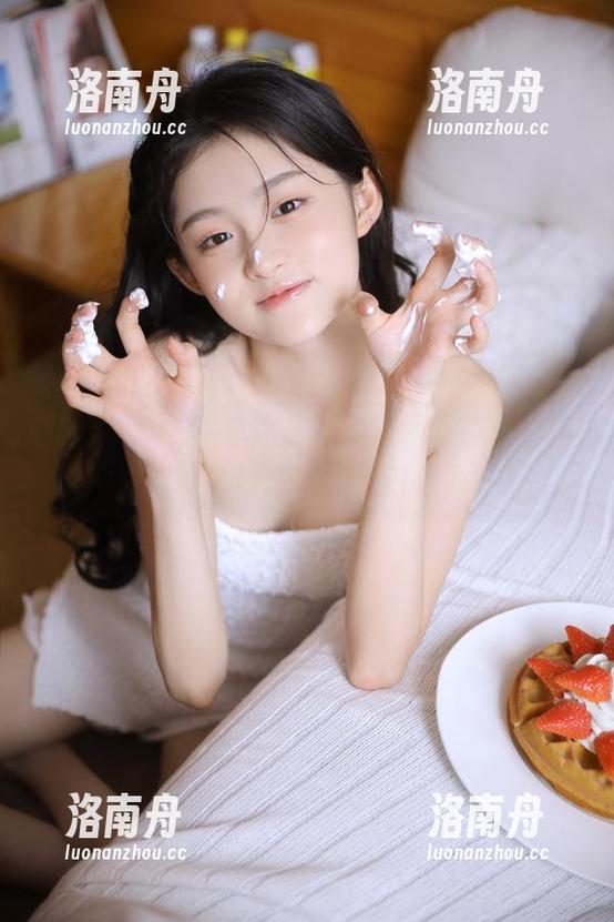 克拉女神-瑞莎 克拉女神 - 共享瑞莎婚纱在线资源,尽情欣赏婚纱艺术的无限魅力