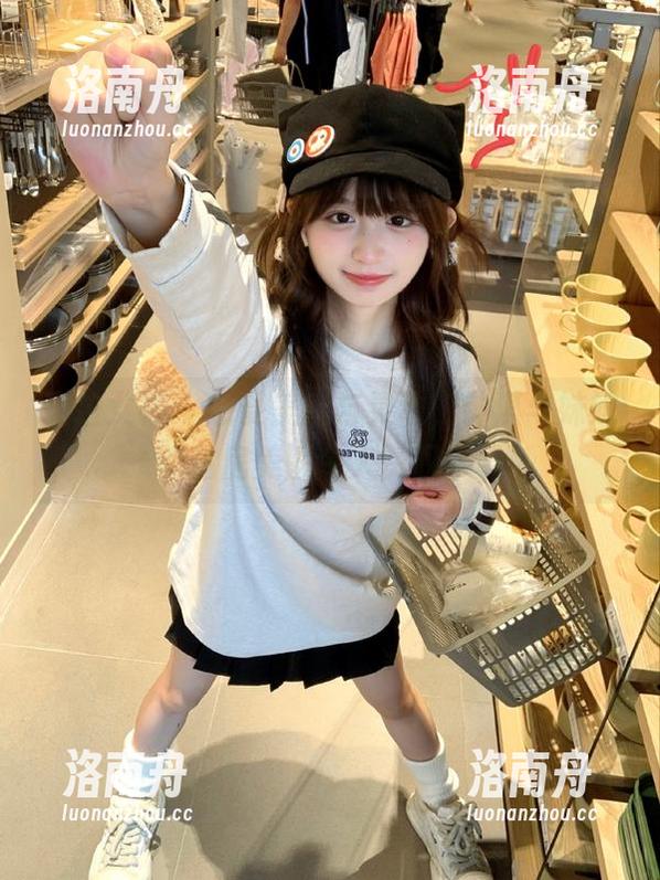 克拉女神 - 感受美感与灵动，钟淇与妹妹的私房美图令人赞叹不已