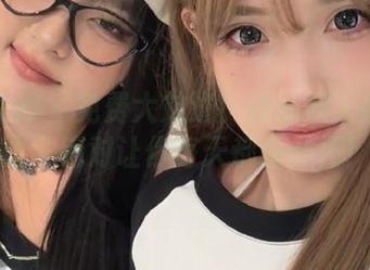 克拉女神 – 免费大放送！颖儿双人搞笑美图，绝对让你每天都乐开怀！