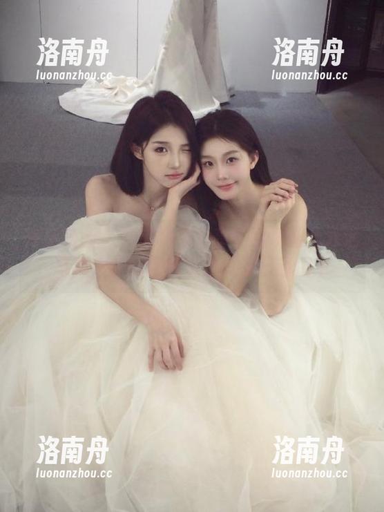 兔玩映画-面饼仙儿 兔玩映画 - 高清资源分享:面饼仙儿泳池写真,让你彻底沉浸在夏日氛围中