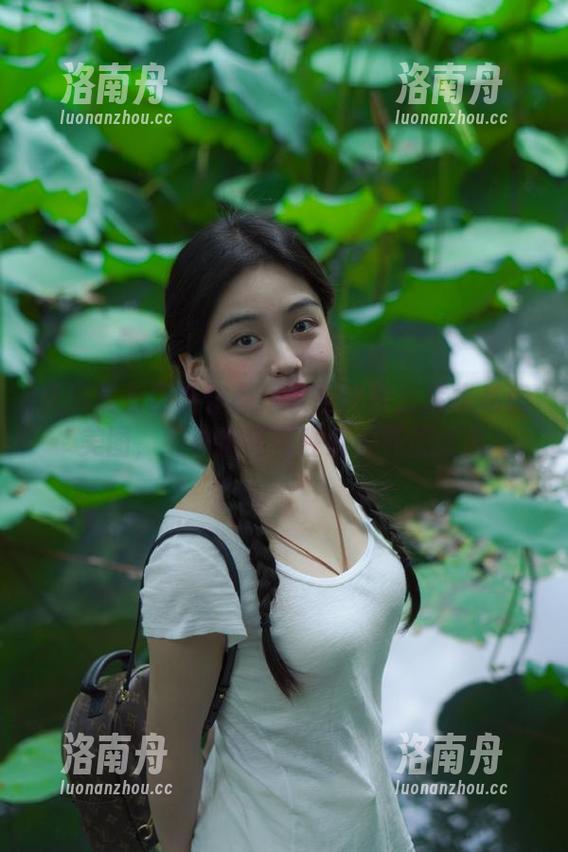 兔玩映画 兔玩映画全新作品:大姐姐的死库水私房美图,绽放清纯与性感的完美结合