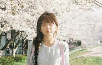 初夏女神 – 环环旅拍：为你量身定制的图集，记录旅途中的美丽瞬间