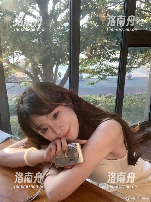 北哥完全OK 最新北哥完全OK睡衣照片,揭秘她时尚背后的秘密与生活点滴