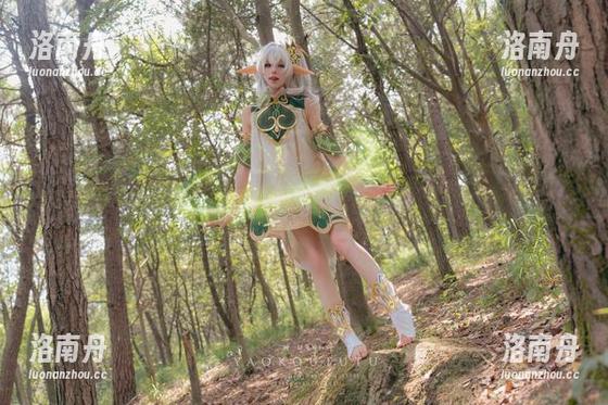 咬一口兔娘 踏入春江水暖,欣赏咬一口兔娘的大摆锤神子贺岁原图与套图