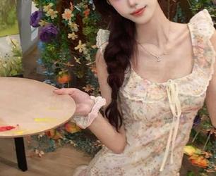 高清图包呈现喵写真黑丝美足，尽享视觉盛宴与梦幻瞬间