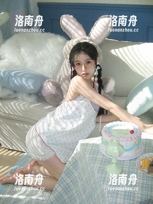 嗲囡囡-夏笑笑Summer 嗲囡囡 - 夏笑笑Summer演绎皮衣风情,探索她写真作品中的精致图片