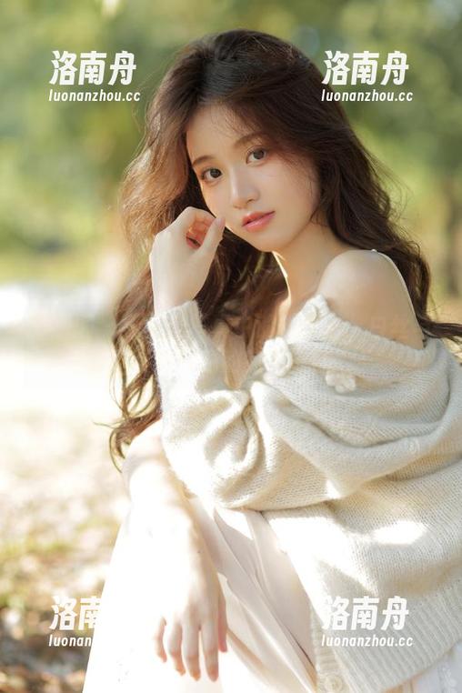 嗲囡囡 - 无圣光写真中的桃香子：白丝与青春气息的完美融合