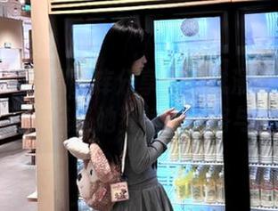 嗲囡囡 – 精选图库分享：陈雅漫VICKY吊带写真，感受她独特的风格与魅力！