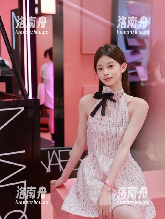 嗲囡囡-顾北北 嗲囡囡 - 定制你的故事:顾北北的花嫁写真,让我们一起用自嘲面对婚姻