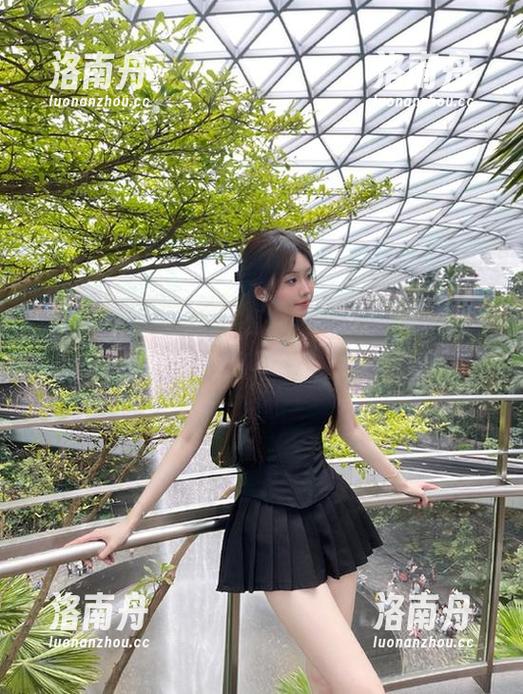 大生模拍 - 感受楠楠御姐的风姿，图库资源带你领略不一样的美！