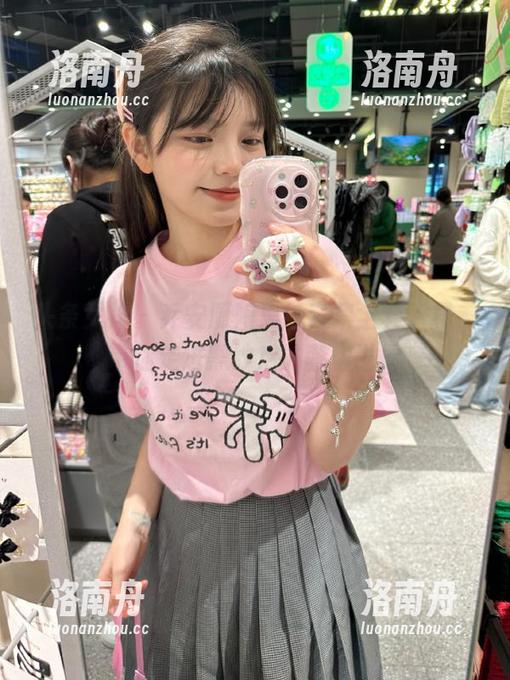 头条女神-乔安 头条女神 - 乔安厨娘黑纱套集全套下载,带你走进黑纱后的奢华世界