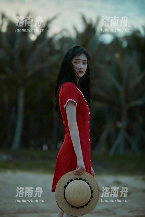 头条女神-文雪 头条女神 - 文雪的视觉盛宴:无圣光下展现的套装美图与风情