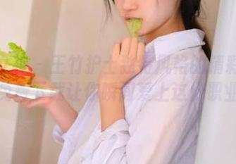 头条女神 – 王竹护士独特风格的精彩套图，免费下载让你瞬间爱上这份职业。