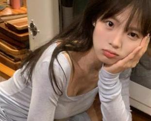 头条女神 – 快来围观！琳琳最新花漾少女作品集热辣更新，让你一饱眼福！