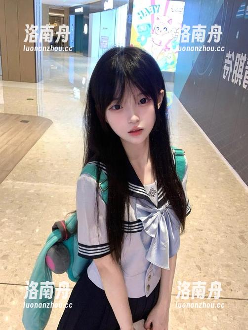 奶宝妹纸 微密圈 - 奶宝妹纸油亮写真合集:无圣光之美,探索她的幻想与现实之旅