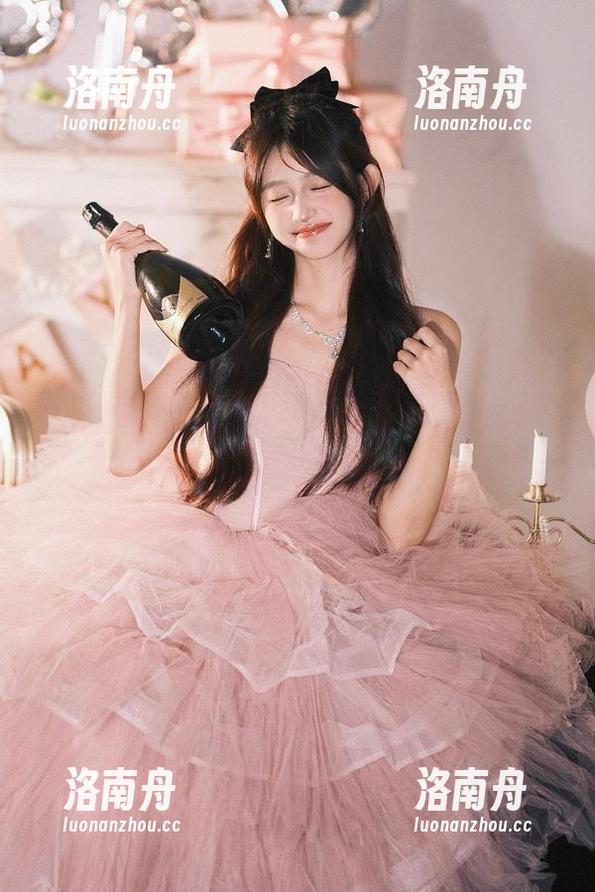 最新套图！孙乐乐(손예은)与复古游戏女孩的奇妙碰撞