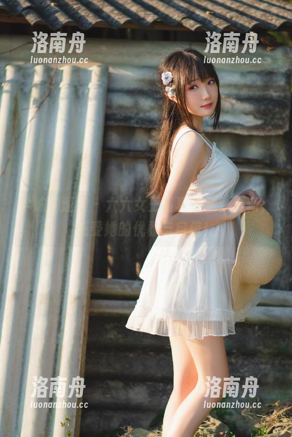 学妹加速跑-六六 学妹加速跑 - 六六女王写真集全新更新,感受她的优雅与自信!