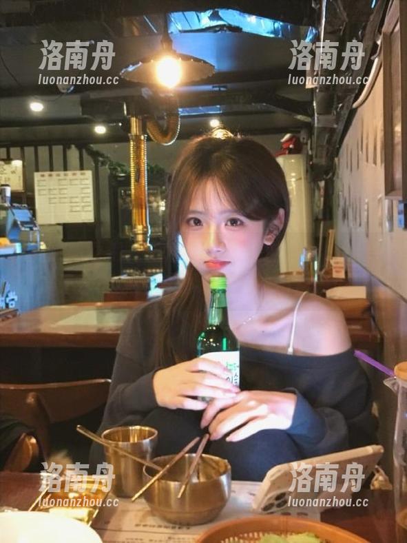 学妹加速跑-小唐 学妹加速跑 - 在小唐的旅拍世界中,漫游于原创原图与独特图片的精彩瞬间