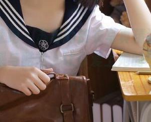学妹加速跑 – 苏苏的皮衣写真精选套图，兼具性感与酷炫，让你爱上她的每一个瞬间