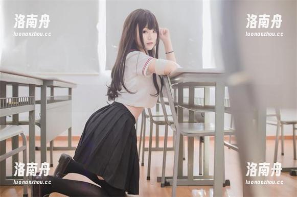 高清图库盛宴：宅夏yoko与斯卡哈教师的写真作品展现无限风情