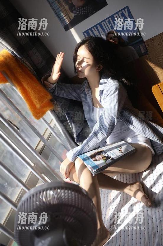 小优优子 微密圈 - 小优优子的白色写真合集:展现女性柔美与力量的完美结合