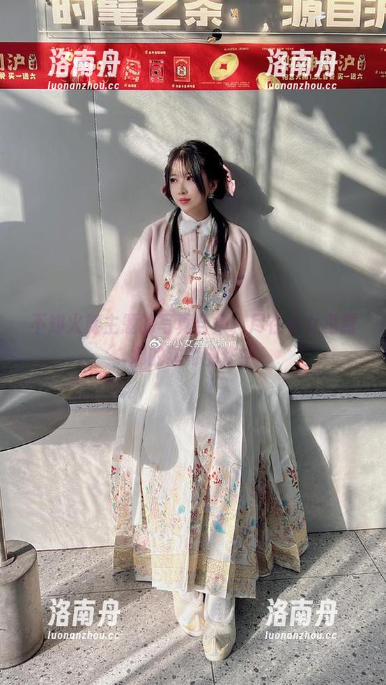 小女巫露娜 不知火舞主题的写真合集,尽在小女巫露娜的独特创作中