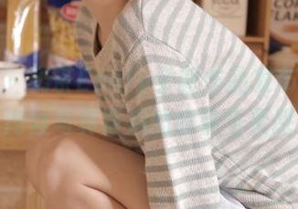 尤果网 – 奶茶Emily全新作品发布，探索肉丝写真背后的故事与灵感