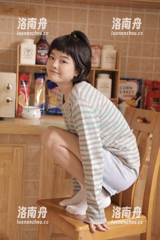 尤果网-奶茶Emily 尤果网 - 奶茶Emily全新作品发布,探索肉丝写真背后的故事与灵感