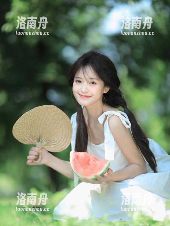 尤果网 - 尹菲奶牛图包，带你走进童趣与温馨的奇幻世界！