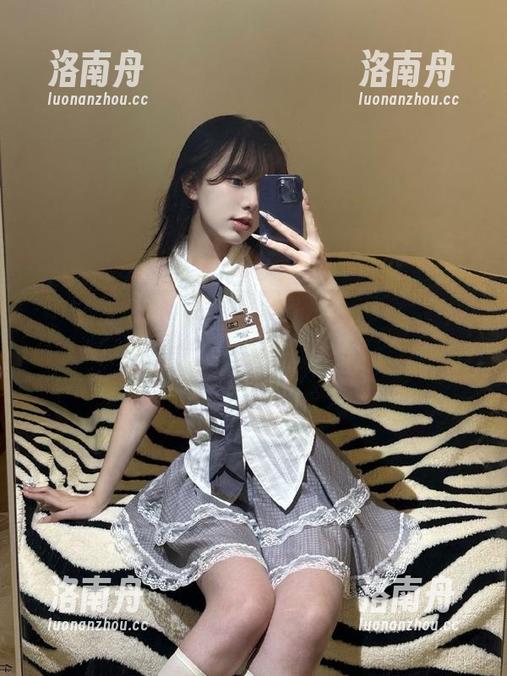 尤果网 - 张馥棋的旅拍图集：免费送上，快来感受她的魅力风采！
