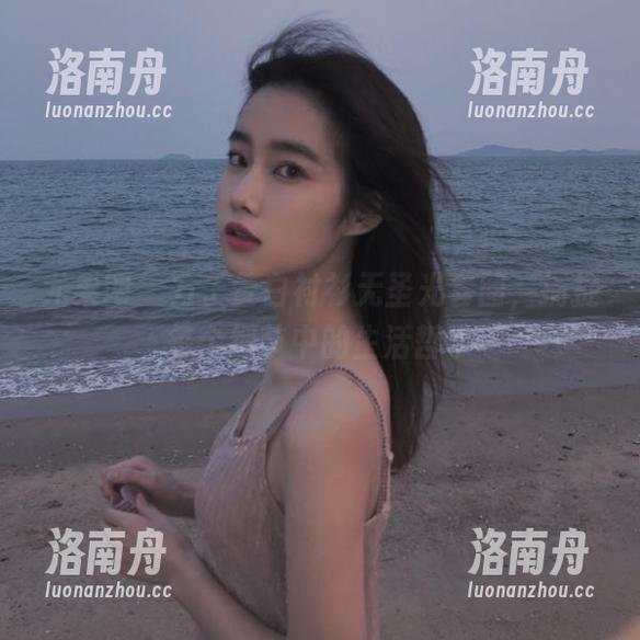 尤果网 - 方子萱白衬衫无圣光套图，捕捉每个细节中的生活哲学