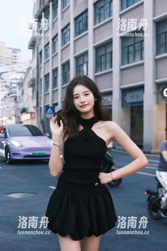 尤果网 - 易阳的私拍修女图包，展现真挚情感与艺术之美