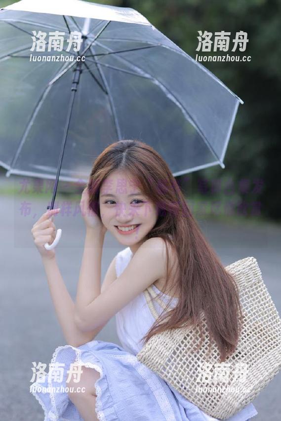 尤果网 - 全新李思宁“秘书”写真合集发布，别样风情，快来下载带回家尽情欣赏！