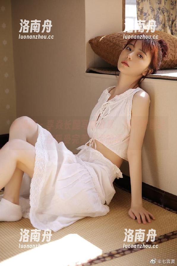 尤果网-李焱 尤果网 - 李焱长腿写真分享,精彩套图让你感受完美身姿的诱惑