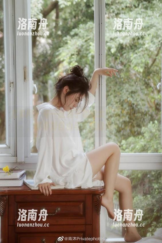 尤果网-游子熙 尤果网 - 每一张游子熙的水手服作品图片,都是对自由与梦想的无声呐喊