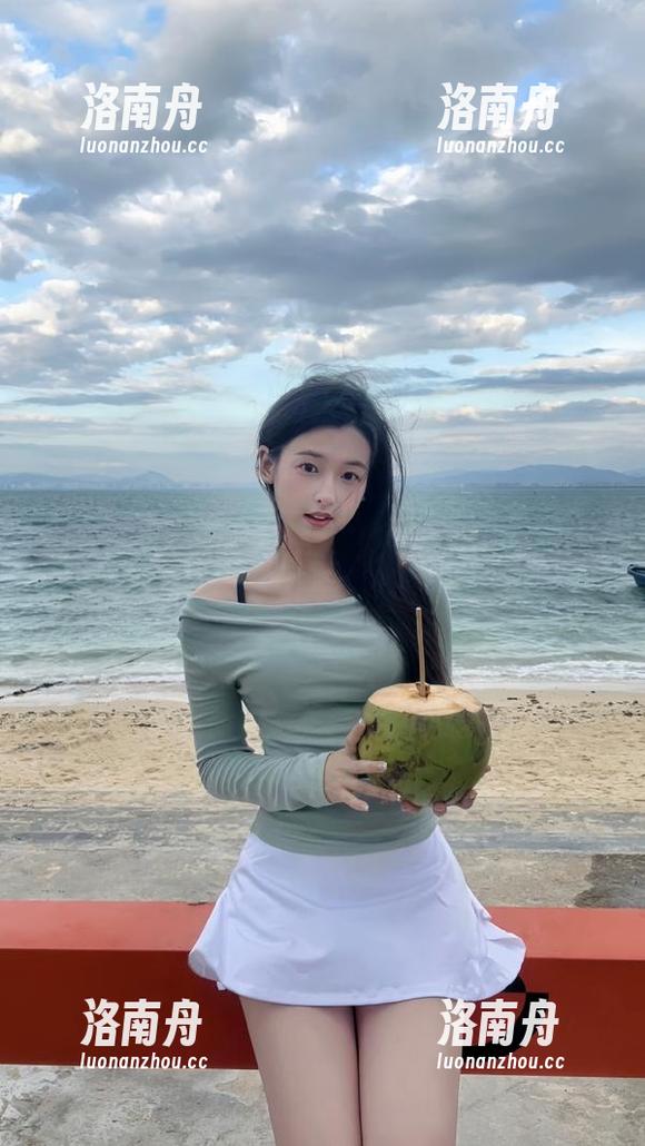 尤果网-芊小童 尤果网 - 芊小童夏天写真全集:为你带来一场视觉盛宴
