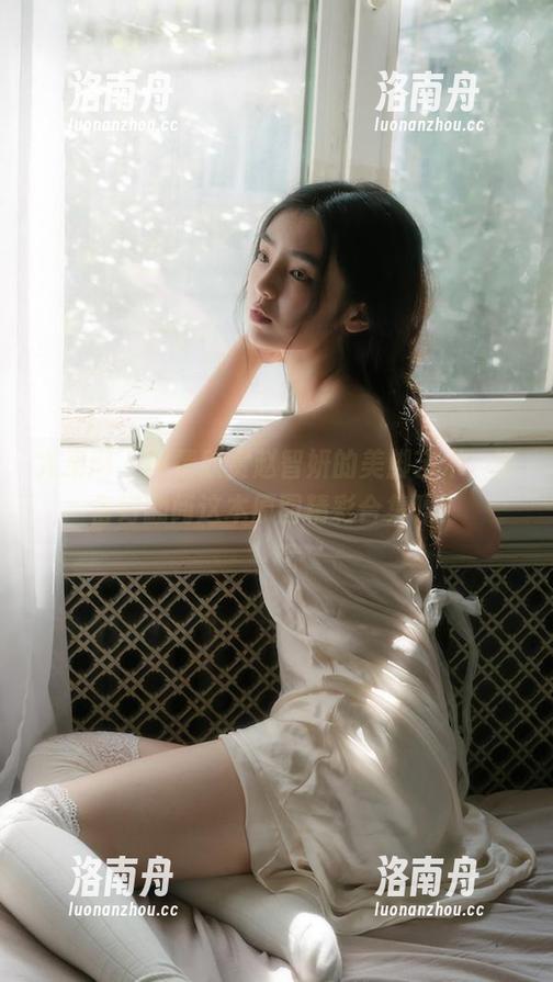 尤果网-赵智妍 尤果网 - 尽情欣赏赵智妍的美脚艺术,准备好翻阅这本原图精彩合集吗?