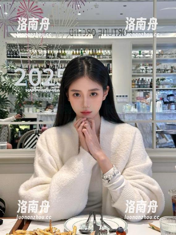 尤果网-陈幼伊 尤果网 - 一场视觉盛宴:陈幼伊在线美足写真,细节之处尽显真情