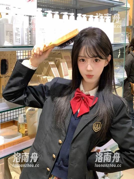 尤果网-雯雯 尤果网 - 雯雯独特美足图包:写真艺术之美,尽在足尖绽放