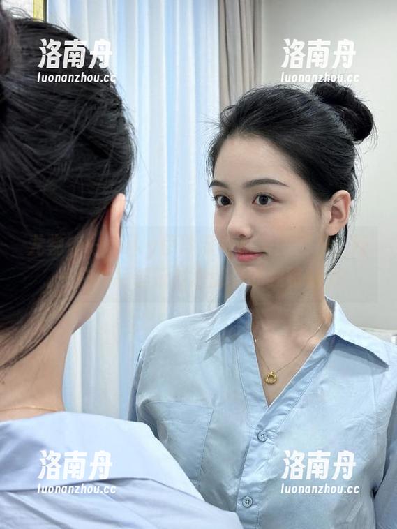 尤物馆 - Yuky伊珍旗袍的美图世界：每一件作品都折射出时光的独特魅力