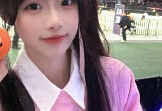 尤蜜荟 – 不止是粉色：laura阿姣写真图集带你走进她的绚丽世界！