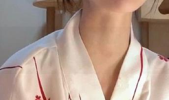 尤蜜荟 – 最新惊艳套图发布：张思允Nice在吊带造型中释放无限魅力