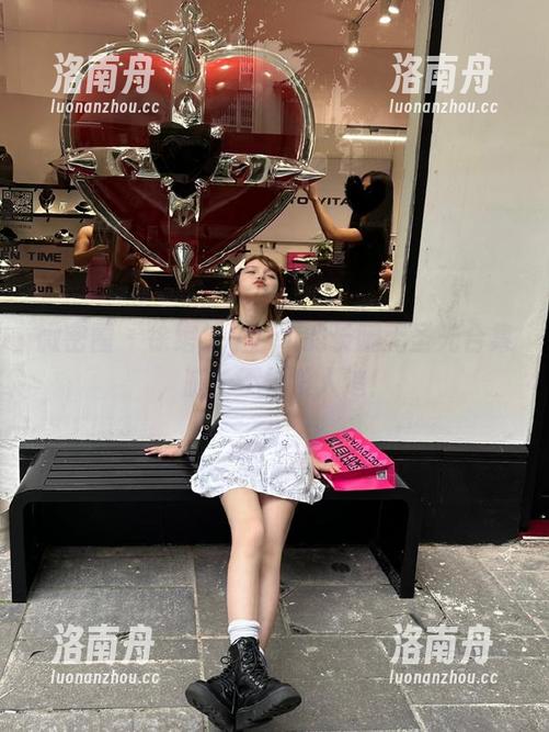 徐绾绾yyyy 微密圈 - 徐绾绾yyyy的长腿无圣光合集,腿长不怕没人追!