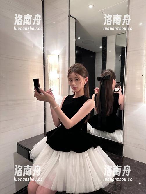 徐莉芝 微密圈 - 校园生活中的光影:徐莉芝写真原图集锦