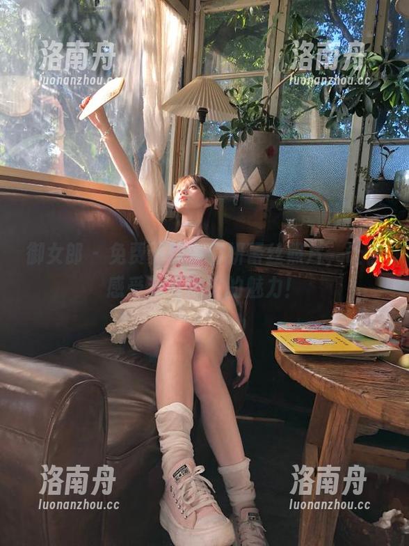御女郎 - 免费下载余馨妍蕾丝照片，让你感受无与伦比的魅力！