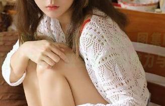 推女神 – 施忆佳的教室奇遇：图集收录了她的迷人瞬间，感受原图的魅力与故事