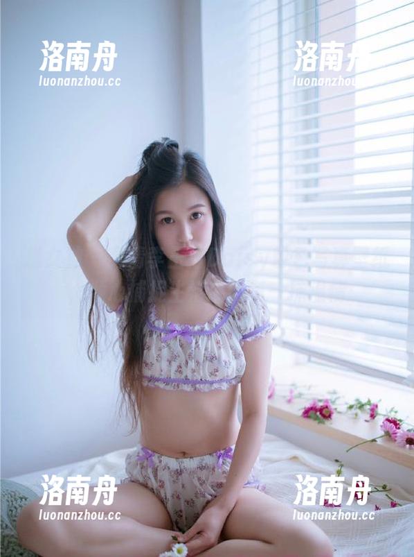 推女神 - 高清李玉洁Daisy粉色写真壁纸，倾心捕捉生活中的每一抹温情