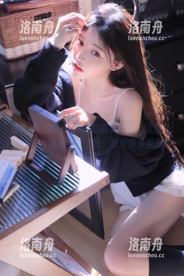 推女神 - 黑白照片里的搞笑风暴，梁莹Sugar图包精选全新上线，等待你来围观！