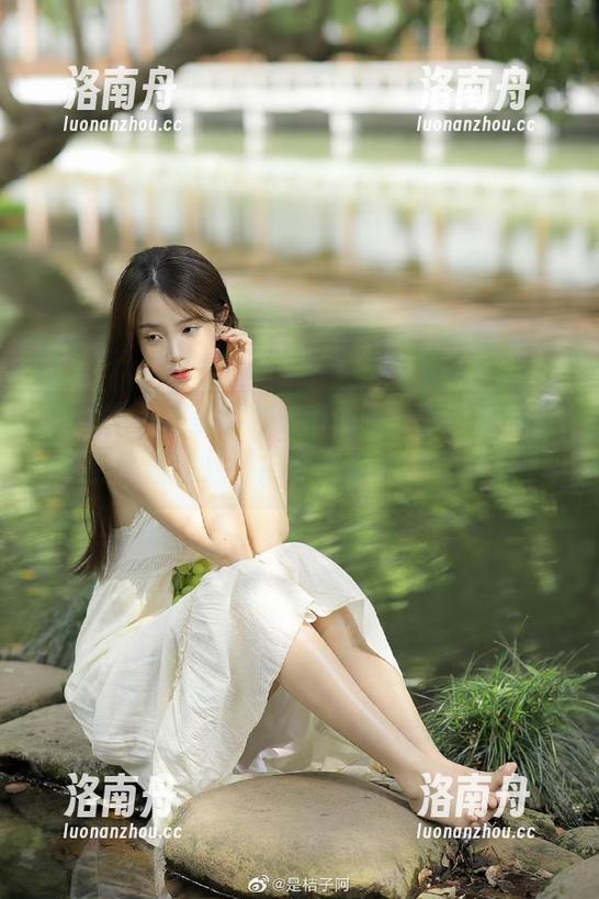 推女神-梦娜Vanessa 推女神 - 超美梦娜Vanessa白色写真,免费下载图片,感受纯净的视觉盛宴!